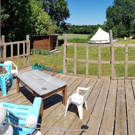 Camping La Petite Houmee Curzay-sur-Vonne Exteriér fotografie