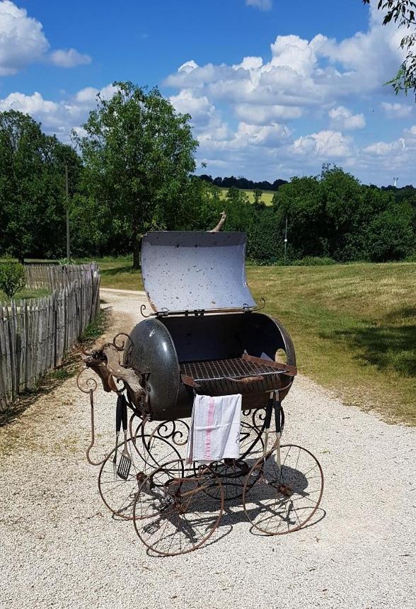 Camping La Petite Houmee Curzay-sur-Vonne Exteriér fotografie
