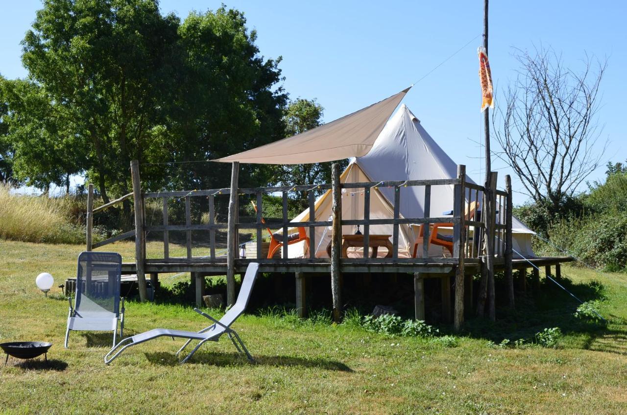Camping La Petite Houmee Curzay-sur-Vonne Exteriér fotografie