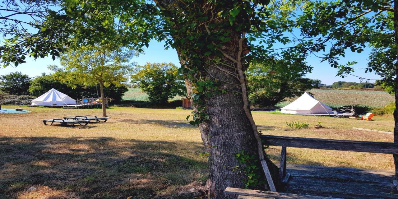 Camping La Petite Houmee Curzay-sur-Vonne Exteriér fotografie