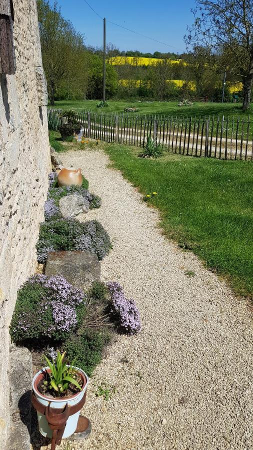 Camping La Petite Houmee Curzay-sur-Vonne Exteriér fotografie