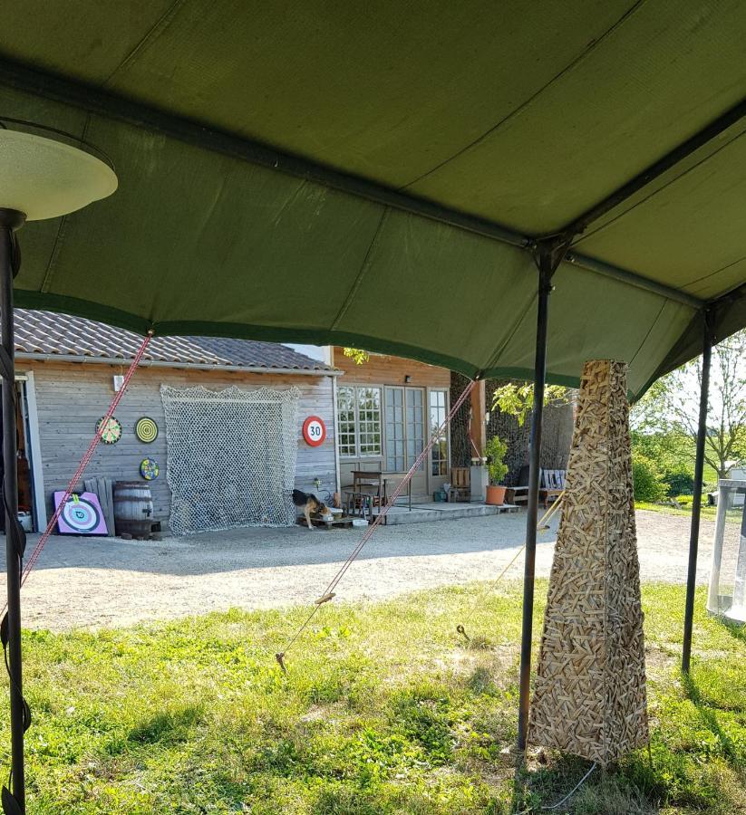 Camping La Petite Houmee Curzay-sur-Vonne Exteriér fotografie